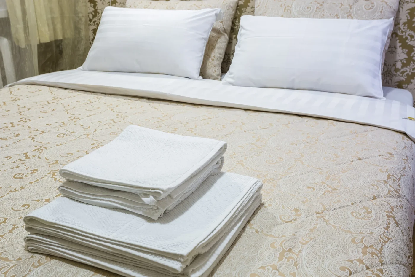 Pillows On The Bed In Interior Of The Modern Bedro 2024 02 26 19 00 28 Utc Scaled Hz