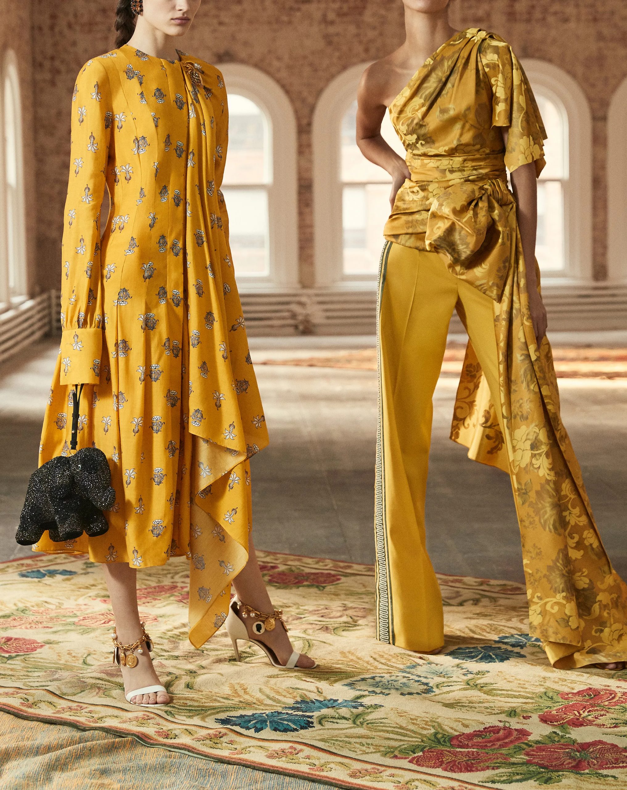 Alex's Cleans, Cares, and Delivers Oscar de la Renta